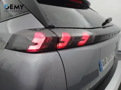 Photo 30 Peugeot 2008  PureTech 130 S&S BVM6