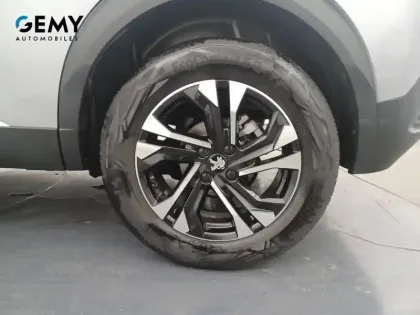 Photo 48 Peugeot 2008  PureTech 130 S&S BVM6