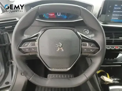 Photo 8 Peugeot 2008  PureTech 130 S&S BVM6