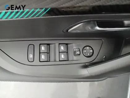 Photo 7 Peugeot 2008  PureTech 130 S&S BVM6
