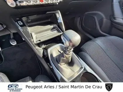 Photo 76 Peugeot 2008  PureTech 130 S&S BVM6