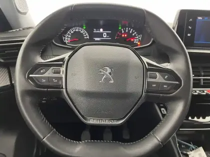 Photo 54 Peugeot 2008  PureTech 130 S&S BVM6