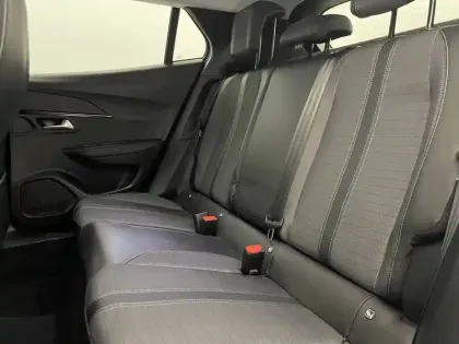 Photo 78 Peugeot 2008  PureTech 130 S&S BVM6