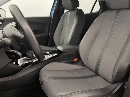 Photo 77 Peugeot 2008  PureTech 130 S&S BVM6