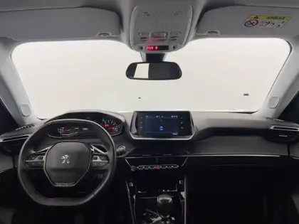 Photo 61 Peugeot 2008  PureTech 130 S&S BVM6