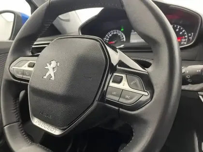 Photo 28 Peugeot 2008  PureTech 130 S&S BVM6