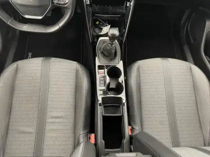 Photo 56 Peugeot 2008  PureTech 130 S&S BVM6