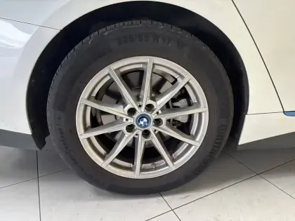 Photo 14 BMW I4  eDrive40 340 ch BVA