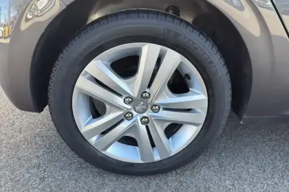 Photo 11 Peugeot 208  PureTech 82ch S&S BVM5