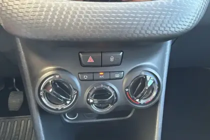 Photo 23 Peugeot 208  PureTech 82ch S&S BVM5