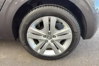 Photo 8 Peugeot 208  PureTech 82ch S&S BVM5