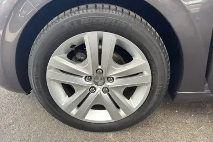 Photo 9 Peugeot 208  PureTech 82ch S&S BVM5