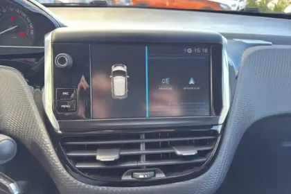 Photo 22 Peugeot 208  PureTech 82ch S&S BVM5