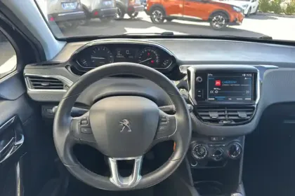 Photo 16 Peugeot 208  PureTech 82ch S&S BVM5