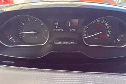 Photo 18 Peugeot 208  PureTech 82ch S&S BVM5