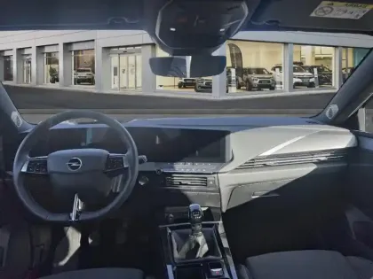 Photo 9 Opel Astra  1.2 Turbo 130 ch BVM6 GS