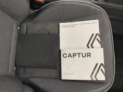 Photo 15 Renault Captur  TCe 90 Intens