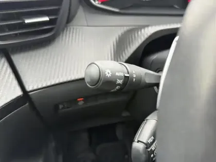 Photo 16 Peugeot 2008  PureTech 130 S&S EAT8 Allure