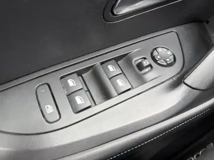 Photo 19 Peugeot 2008  PureTech 130 S&S EAT8 Allure
