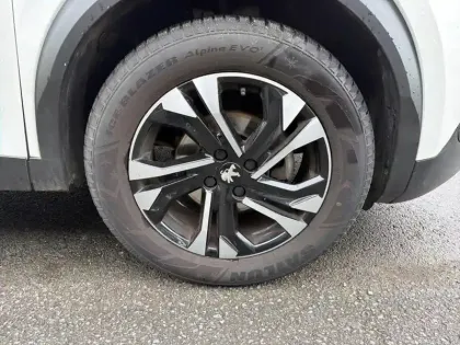 Photo 14 Peugeot 2008  PureTech 130 S&S EAT8 Allure