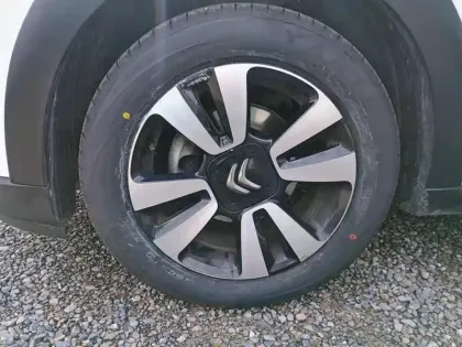 Photo 14 Citroën C3  BlueHDi 100 S&S BVM6 Shine Business