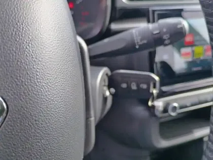 Photo 17 Citroën C3  BlueHDi 100 S&S BVM6 Shine Business