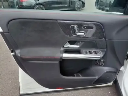 Photo 40 Mercedes GLA Gén. II (H247) Ph1 AMG Line 5