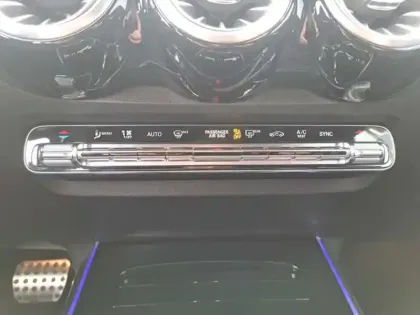 Photo 17 Mercedes GLB Gén. I (X247) Ph1 AMG Line 5