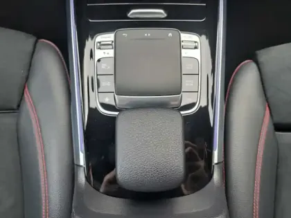 Photo 19 Mercedes GLB Gén. I (X247) Ph1 AMG Line 5