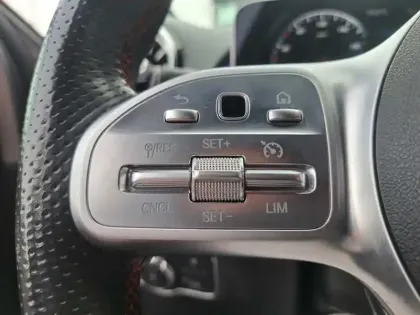 Photo 16 Mercedes GLB Gén. I (X247) Ph1 AMG Line 5