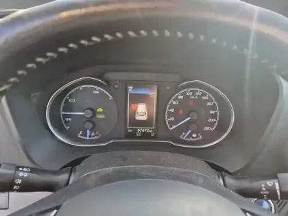 Photo 20 Toyota Yaris Hybride 1.5 100h Dynamic