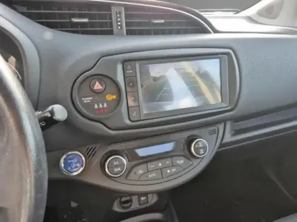 Photo 18 Toyota Yaris Hybride 1.5 100h Dynamic