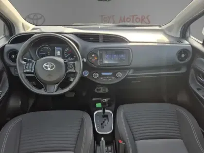 Photo 10 Toyota Yaris Hybride 1.5 100h Dynamic