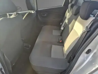 Photo 13 Toyota Yaris Hybride 1.5 100h Dynamic