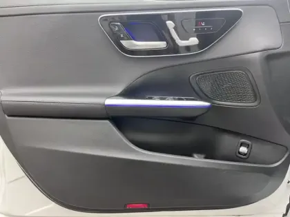 Photo 12 Mercedes Classe C Gén. V (W206) Ph1 Avantgarde Line 4