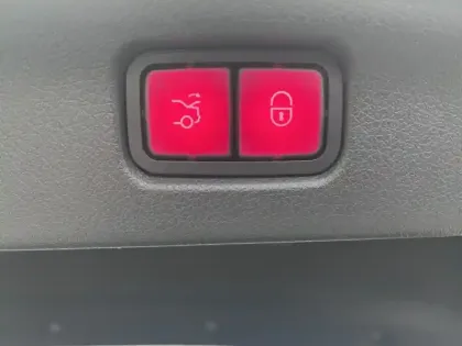 Photo 16 Mercedes Classe C Gén. V (W206) Ph1 Avantgarde Line 4