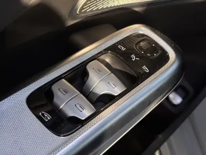 Photo 13 Mercedes Classe E Break 300 Hybrid EQ AMG Line