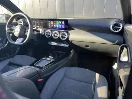 Photo 8 Mercedes Classe A 180 d AMG Line