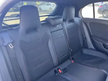 Photo 10 Mercedes Classe A 180 d AMG Line