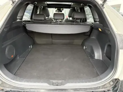 Photo 9 Toyota Rav4 Gén. V Ph1 Collection 5