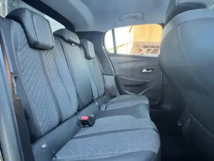 Photo 32 Peugeot 208 Gén. II Ph2 Allure 5