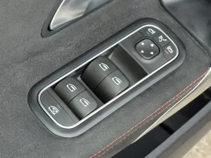 Photo 27 Mercedes Classe A 180 d AMG Line /177 Li