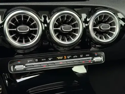 Photo 30 Mercedes Classe A 180 d AMG Line /177 Li