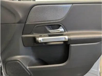 Photo 9 Mercedes GLB Gén. I (X247) Ph2 Progressive Line 5