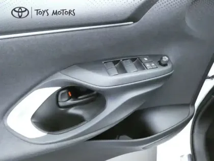 Photo 14 Toyota Yaris 120 VVT-i Design