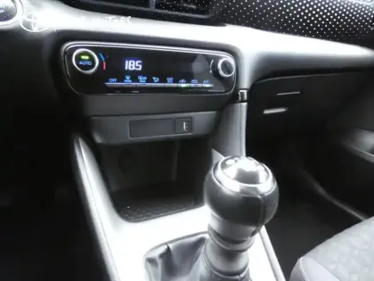 Photo 37 Toyota Yaris 120 VVT-i Design