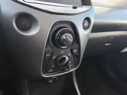 Photo 12 Toyota Aygo 1.0 VVT-i x-play