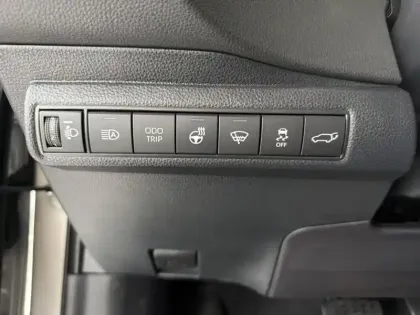 Photo 19 Toyota Corolla Hybride 2.0L 178 Design TS D