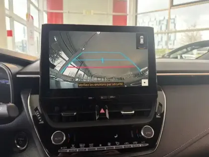 Photo 18 Toyota Corolla Hybride 2.0L 178 Design TS D