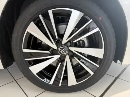 Photo 8 Toyota Corolla Hybride 2.0L 178 Design TS D